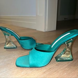 Emerald green sandal from Zara. Worn once.